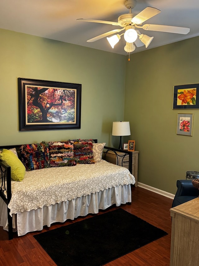 117 Lawrenceburg Ct, Dothan, AL 36305 - bedroom featuring wood finished floors and a ceiling fan