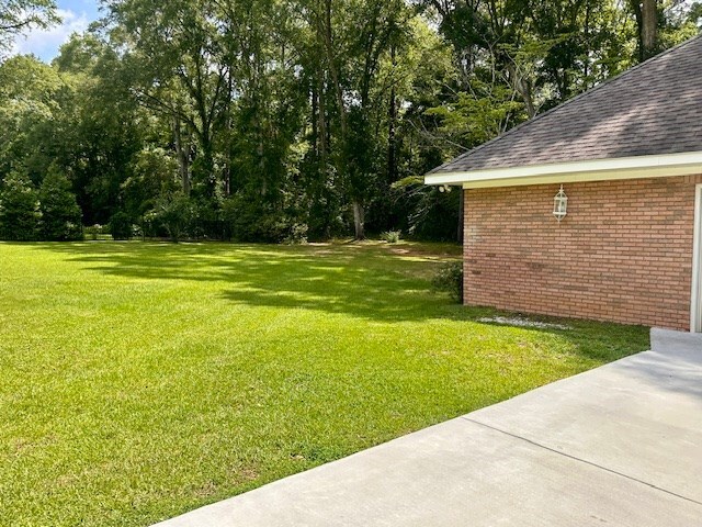 6 Woodmere Dr, Dothan, AL 36305 - view of grassy yard
