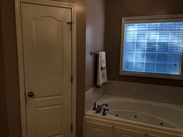 bathroom featuring a bathing tub