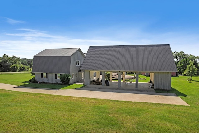 view of home's community featuring a yard