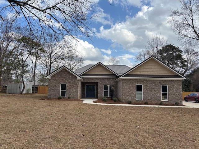 view of front facade with a front yard