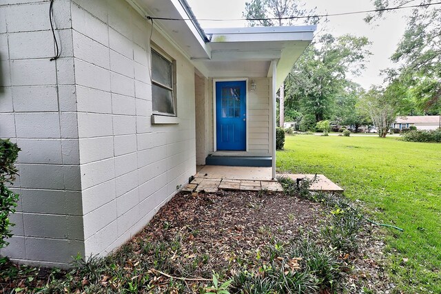 382 Timbers Dr, Dothan, AL 36301 - entrance to property featuring a lawn