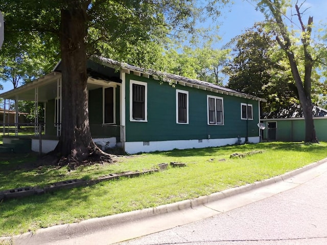 201 Ruth St, Dothan, AL 36303 - view of front facade featuring crawl space and a front yard