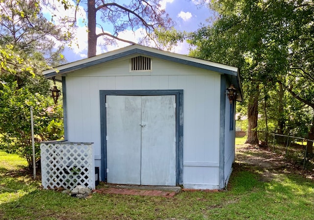 103 Peartree Cir, Dothan, AL 36301 - view of shed with fence