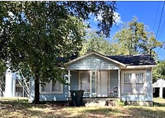 bungalow-style house featuring a porch