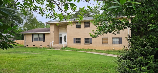 1638 Denton Rd, Dothan, AL 36303 - tri-level home with brick siding, a front lawn, entry steps, and crawl space