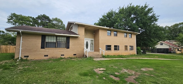 1638 Denton Rd, Dothan, AL 36303 - tri-level home featuring crawl space, brick siding, and entry steps