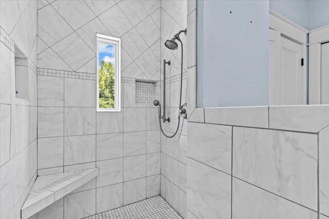 3195 Singletary Rd, Slocomb, AL 36375 - bathroom featuring tiled shower