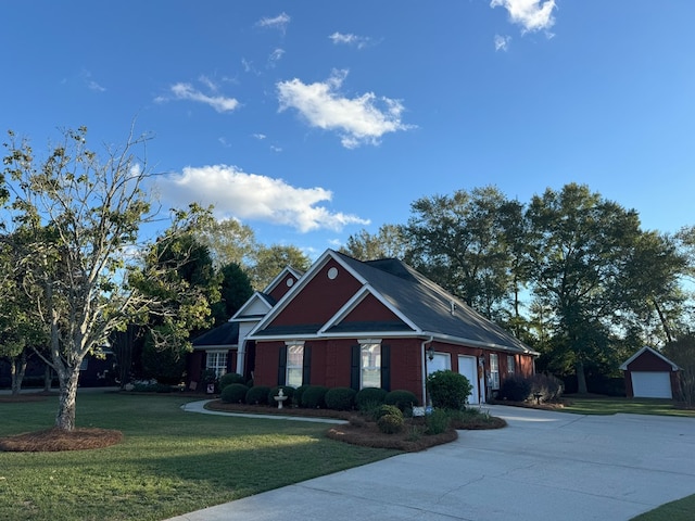 craftsman inspired home featuring a front lawn and a garage