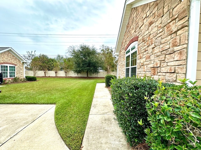 view of yard with a patio area