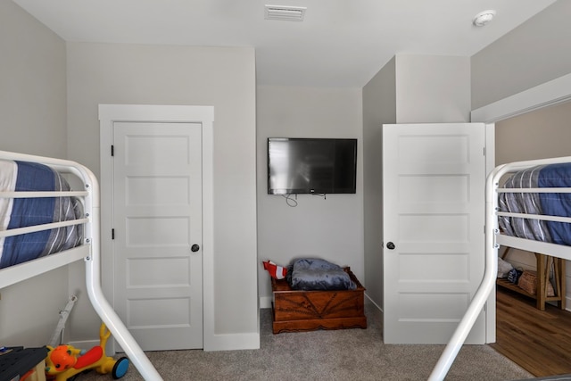 bedroom featuring carpet floors