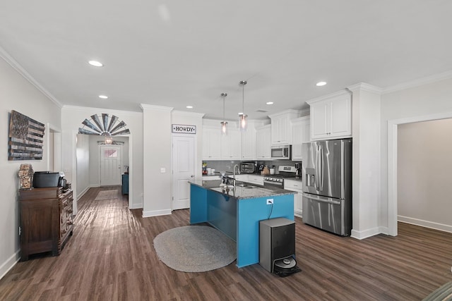 318 Oconee Dr, Midland City, AL 36350 - kitchen featuring appliances with stainless steel finishes, baseboards, white cabinets, recessed lighting, and a sink