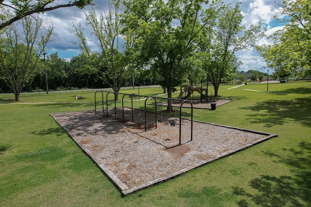 318 Oconee Dr, Midland City, AL 36350 - view of property's community with a lawn