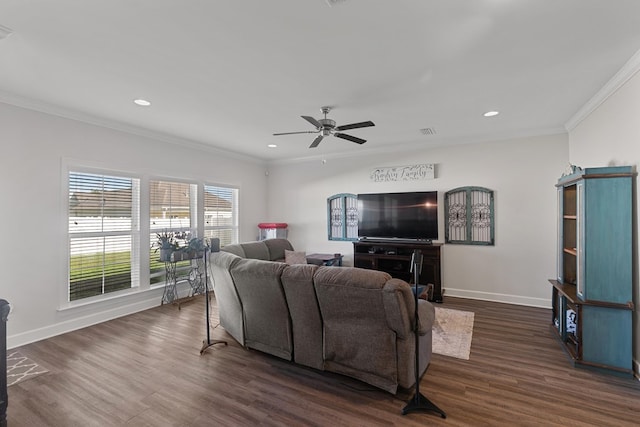 318 Oconee Dr, Midland City, AL 36350 - living room featuring ornamental molding, a ceiling fan, dark wood-style flooring, recessed lighting, and baseboards