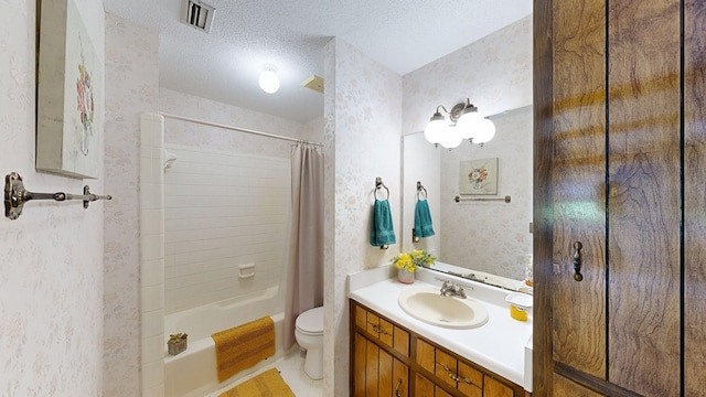 2104 Centenial Dr, Dothan, AL 36303 - bathroom featuring wallpapered walls, vanity, shower / tub combo, and a textured ceiling