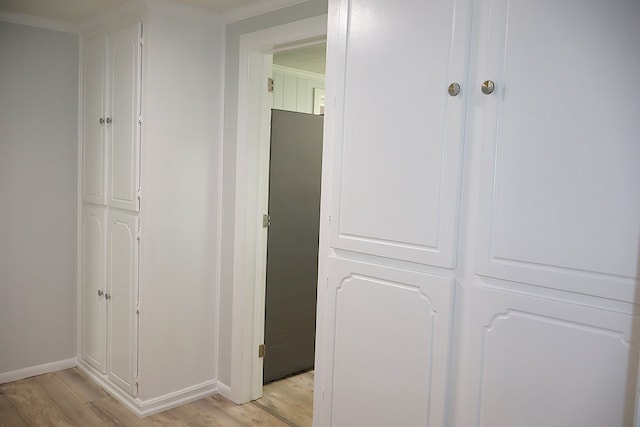 907 E Lee St, Enterprise, AL 36330 - hall with light wood finished floors and baseboards