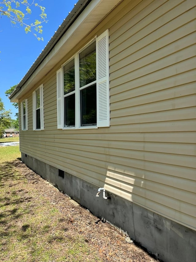 307 Rockhill Cir, Abbeville, AL 36310 - view of property exterior featuring crawl space