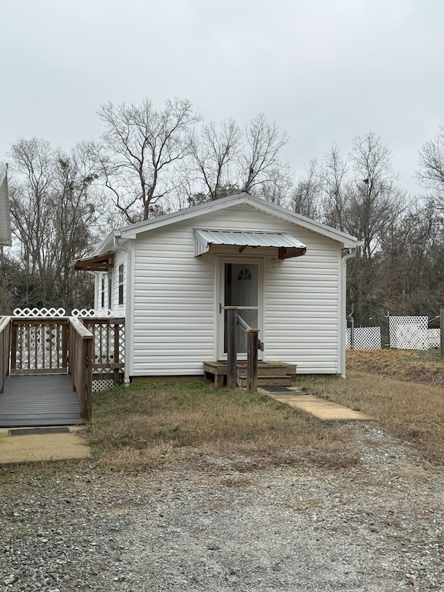 view of front of property