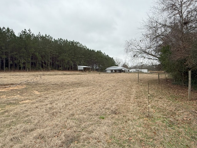 view of yard featuring a rural view