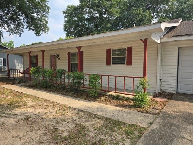 826 Old Newton Rd, Daleville, AL 36322 - ranch-style house with a porch