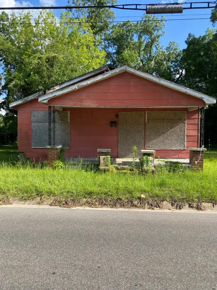 1268 Burdeshaw St, Dothan, AL 36303 - view of home's exterior featuring a central air condition unit