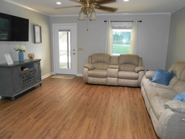 363 Vining Dr, Dothan, AL 36305 - living area featuring ceiling fan, crown molding, wood finished floors, recessed lighting, and baseboards
