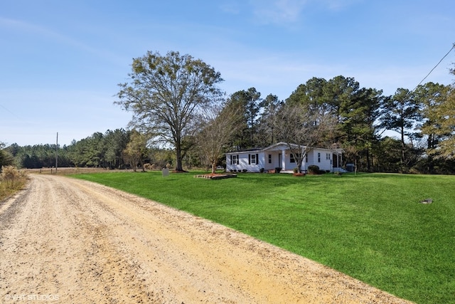 view of front facade with a front lawn