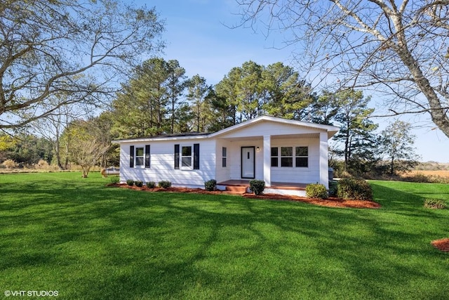 view of front of property with a front yard