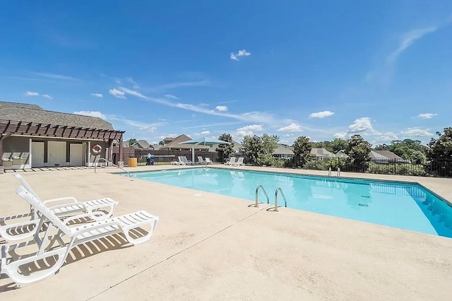 144 Ridgeview Dr, Dothan, AL 36301 - community pool with a patio area