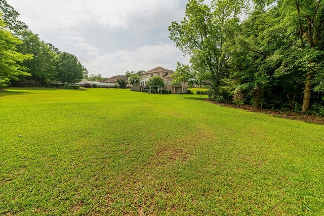 104 Ashwood Dr, Dothan, AL 36303 - view of green lawn