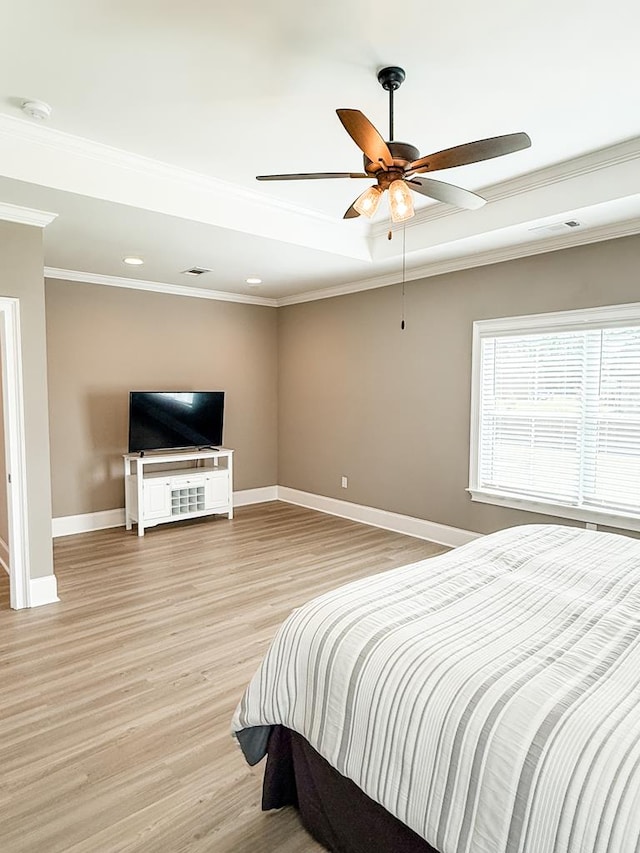 668 Charleston Mills Dr, Dothan, AL 36350 - bedroom with light wood-style floors, crown molding, recessed lighting, and a ceiling fan