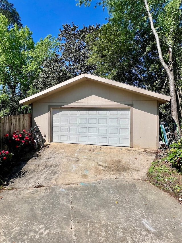 1503 Buena Vista Dr, Dothan, AL 36303 - view of detached garage