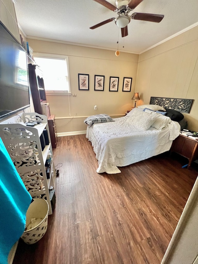 1503 Buena Vista Dr, Dothan, AL 36303 - bedroom with wood finished floors, ornamental molding, and a ceiling fan