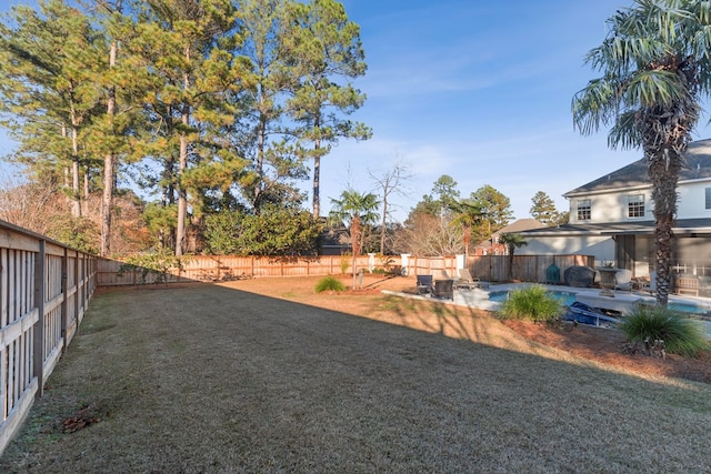 view of yard featuring a patio area