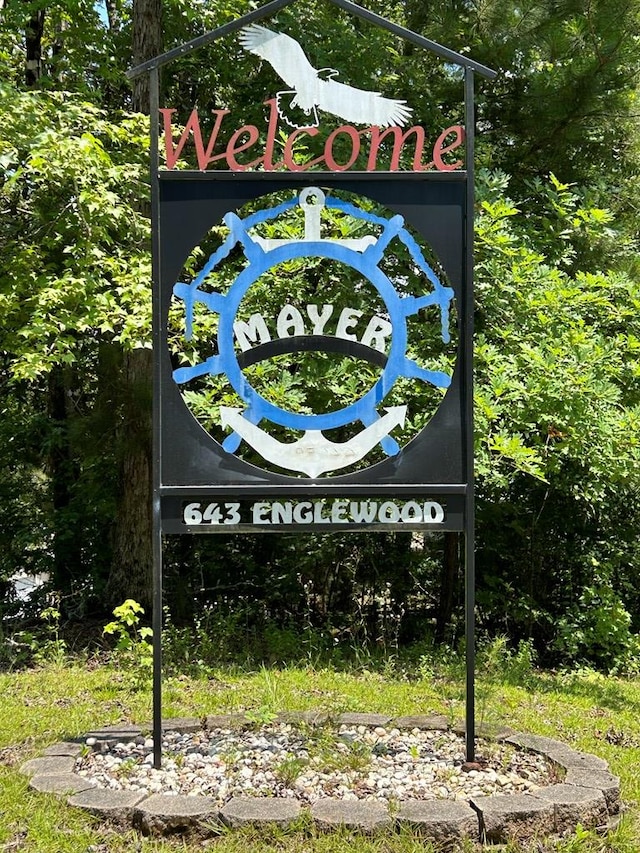 view of community / neighborhood sign