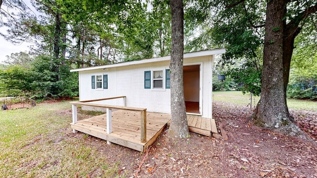 view of outbuilding featuring an outbuilding