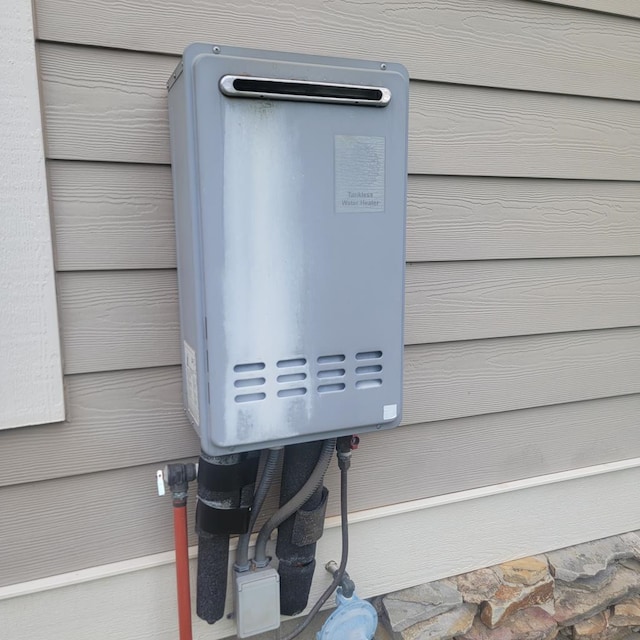 6325 State Highway 95, Abbeville, AL 36310 - exterior view of water heater