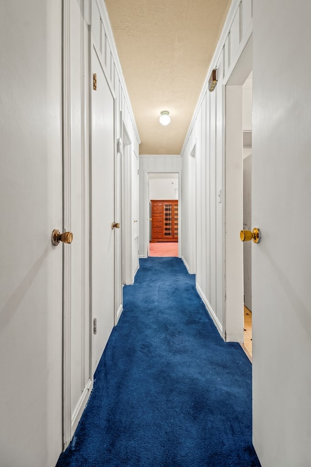 702 Highland St, Dothan, AL 36301 - hall with dark carpet