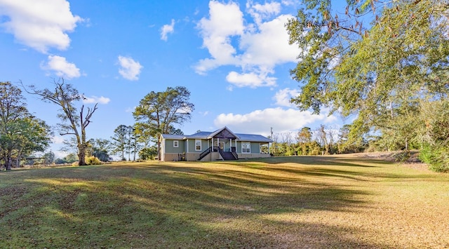 view of front facade with a front lawn