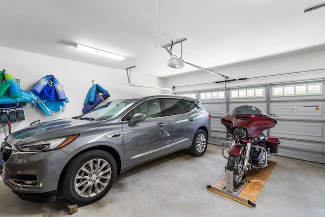465 Choc Hill Rd, Dothan, AL 36303 - garage featuring a garage door opener