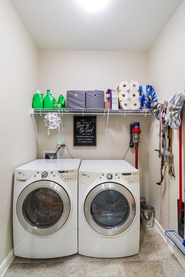 465 Choc Hill Rd, Dothan, AL 36303 - washroom featuring washer and clothes dryer and baseboards