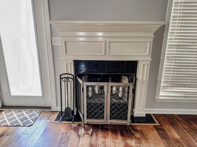 room details featuring hardwood / wood-style floors