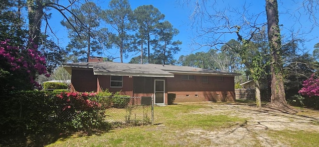 1109 Sumter St, Dothan, AL 36301 - back of property with crawl space