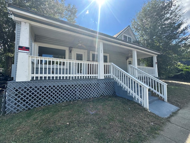 view of front of property featuring covered porch