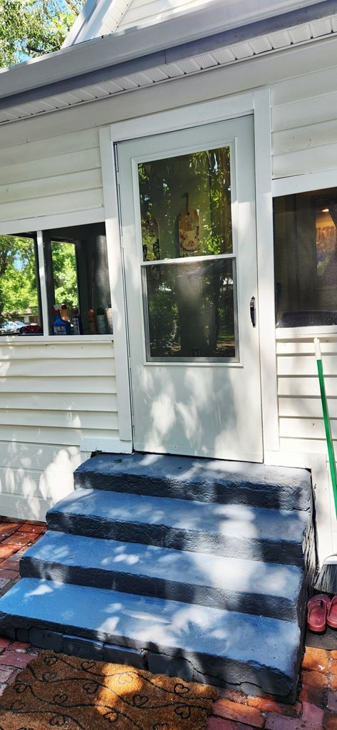 207 W Pullum St, Samson, AL 36477 - doorway to property