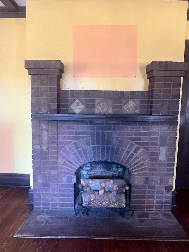 interior details with hardwood / wood-style floors