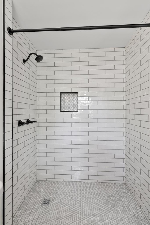 685 Hodgesville Rd, Dothan, AL 36301 - bathroom with a stall shower