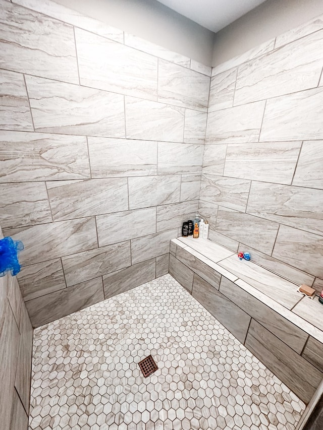 178 W Lawrence Harris Hwy, Slocomb, AL 36375 - full bathroom featuring a tile shower