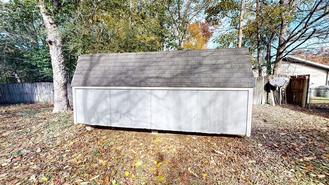 view of outbuilding