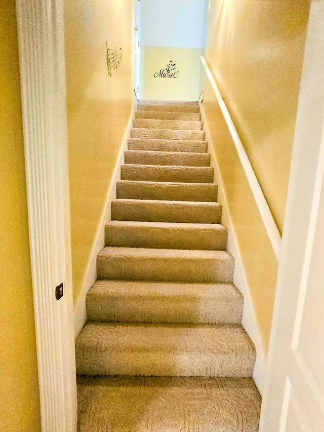 2230 W County Road 16, Headland, AL 36345 - view of stairway
